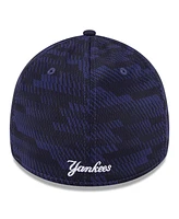 New Era Men's Navy/ York Yankees 2025 Mlb Clubhouse 39THIRTY Flex Hat