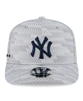 New Era Men's Gray New York Yankees 2025 Mlb Clubhouse 9SEVENTY Stretch-Snap Hat