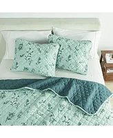 Reversible Microfiber Winter-Printed Quilt Set with Shams