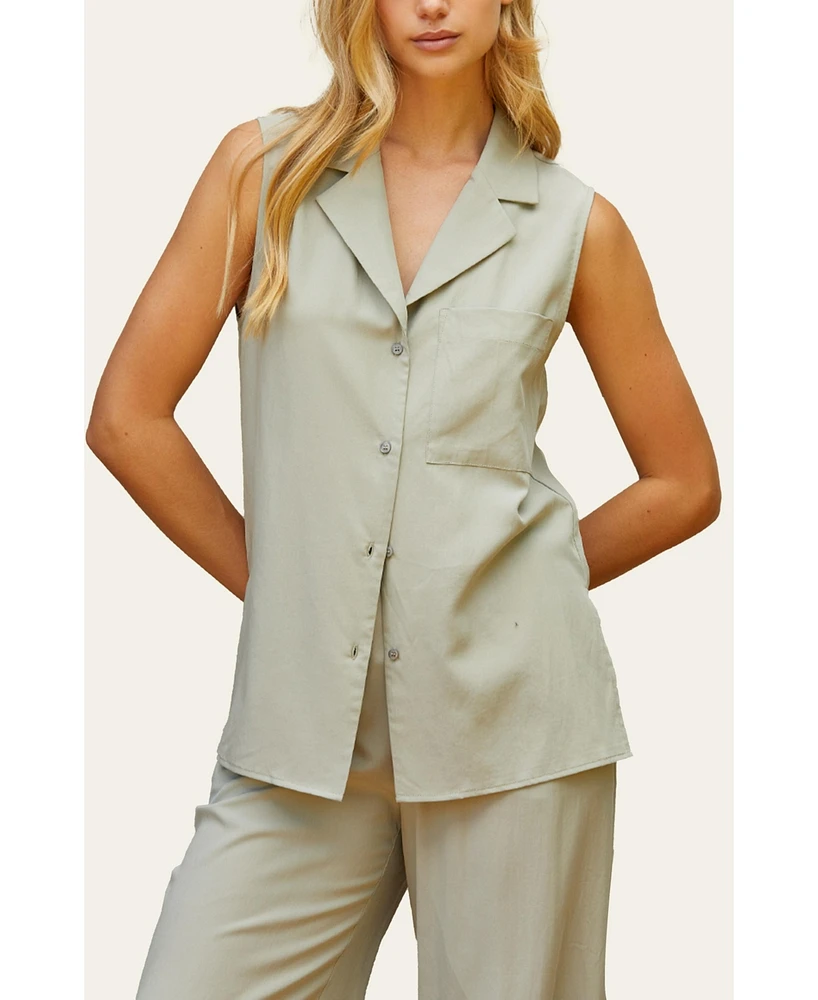 Crescent Women's Lisa Sleeveless Button Up Tee