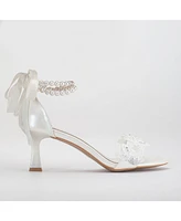 Dawn Lace Sandals with Pearls
