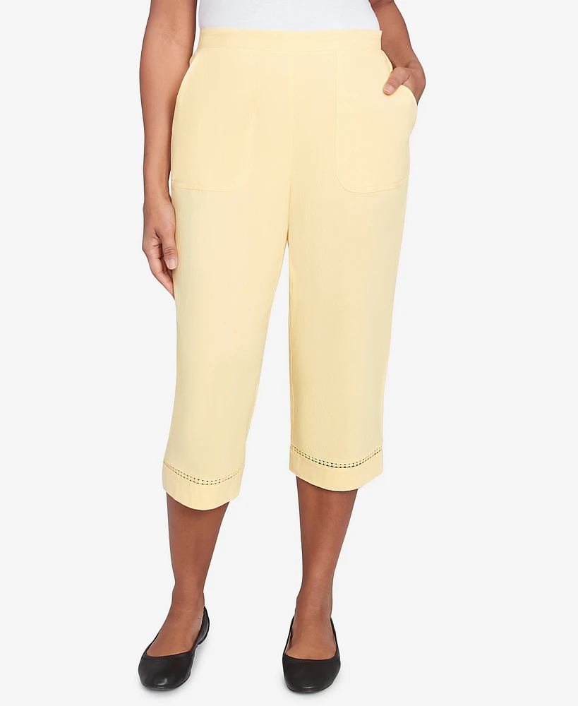 Alfred Dunner Petite Rise & Shine Lace Dotted Trim Capri Pants