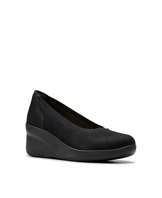 Clarks Collection Women's Suttyn Kaylie Slip-On Shoes