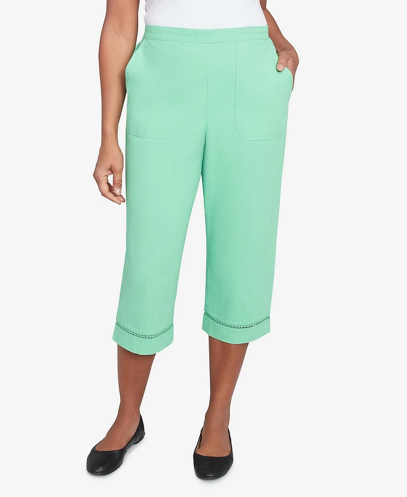Alfred Dunner Petite Rise & Shine Lace Dotted Trim Capri Pants