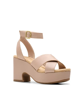 Clarks Collection Women's Nerisa Wedge Sandals
