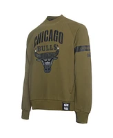 Two Hype X Nba Men's Olive Chicago Bulls Culture Hoops Collection Premium Pullover Sweatshirt