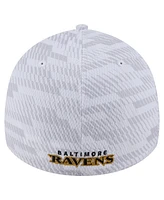 New Era Men's White Baltimore Ravens Gameday Graded 39THIRTY Flex Hat