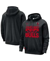 Nike Men's Black Chicago Bulls Courtside Club Pullover Hoodie