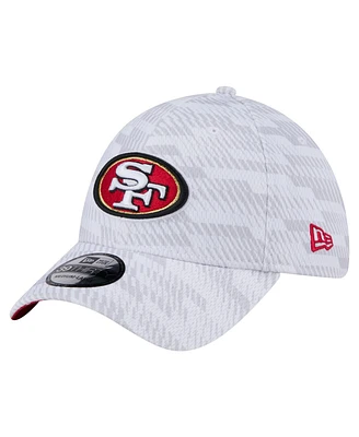 New Era Men's White San Francisco 49ers Gameday Graded 39THIRTY Flex Hat
