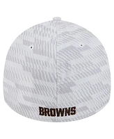 New Era Men's White Cleveland Browns Gameday Graded 39THIRTY Flex Hat