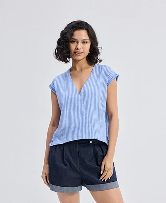Reistor Women's Boxy V-neck Top with Fray Detail