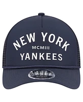 New Era Men's Navy New York Yankees Minimalist 9FORTY A-Frame Adjustable Hat