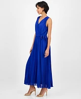 Sandra Darren Women's Sleeveless Pleated Maxi Dress