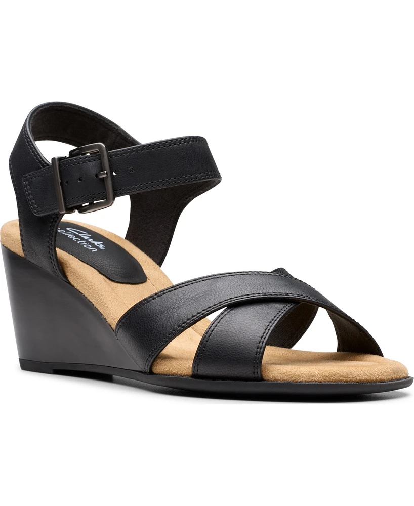 Clarks Collection Women's Emmalae Iris Wedge Sandals