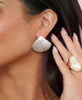 Ettika Rising Tide Mother of Pearl Stud Earrings