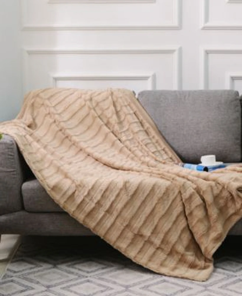 Cheer Collection Ultra Soft Faux Fur To Microplush Reversible Oversized Throw