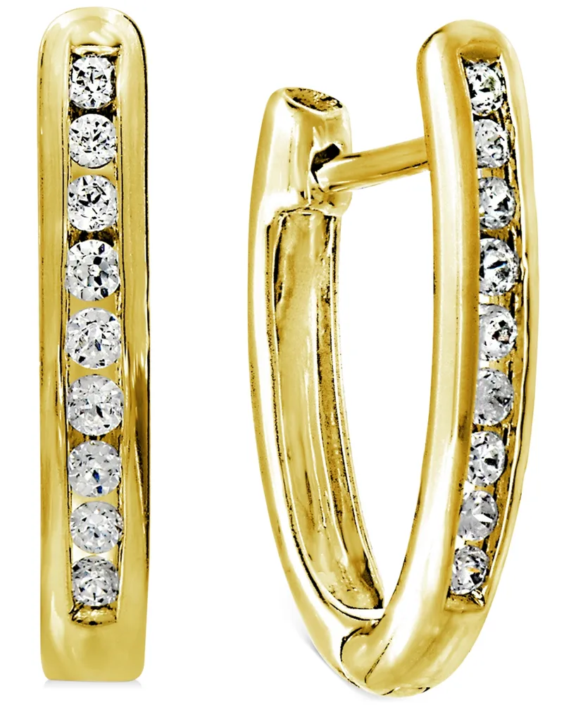 Diamond Extra-Small Hoop Earrings (1/6 ct. t.w.) in 10k Gold, 0.43"