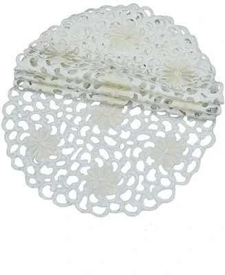 Xia Home Fashions Daisy Splendor Round Doily - Set of 4