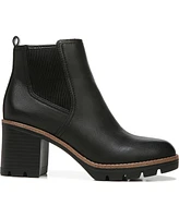 Naturalizer Madalynn-Gore Water Resistant Lug Sole Chelsea Booties