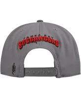 Men's Pro Standard Gray Tampa Bay Buccaneers Stacked Snapback Hat
