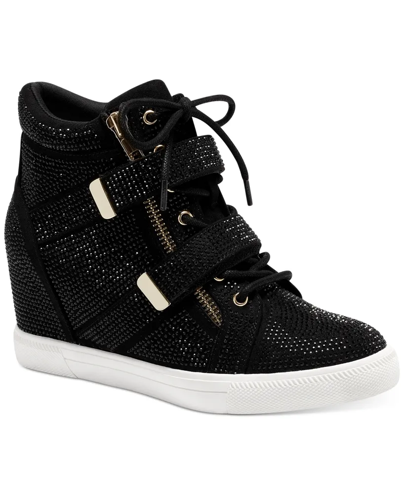 The Inevitable Has Occurred: Isabel Marant Is Bringing Back Her Wedge  Sneakers - Fashionista