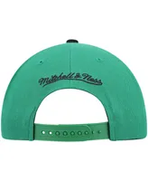 Men's Mitchell & Ness Kelly Green and Black Boston Celtics Hardwood Classics Team Two-Tone 2.0 Snapback Hat