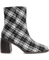 Journee Collection Women's Sloann Snip Toe Block Heel Booties