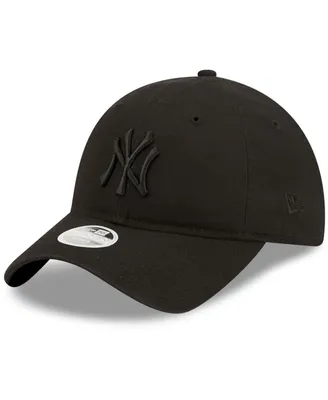 Women's New Era New York Yankees Black on Black Core Classic Ii 9TWENTY Adjustable Hat