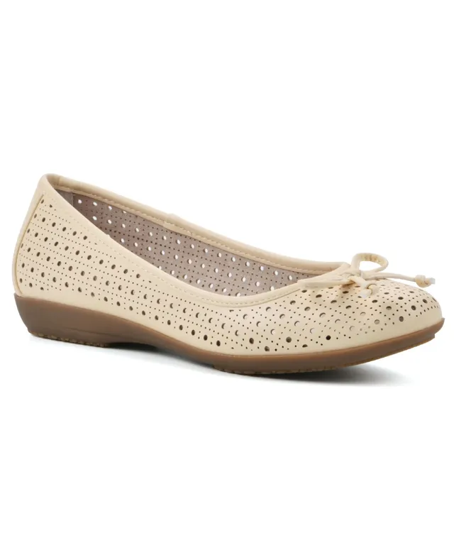 Cliffs by White Mountain Women's Cheryl Ballet Flats