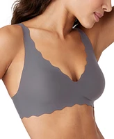 b.tempt'd by Wacoal Women's b.wow'd Wirefree Bralette 952287