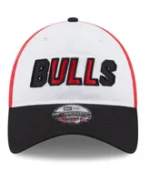 Men's New Era White and Black Chicago Bulls Back Half 9TWENTY Adjustable Hat