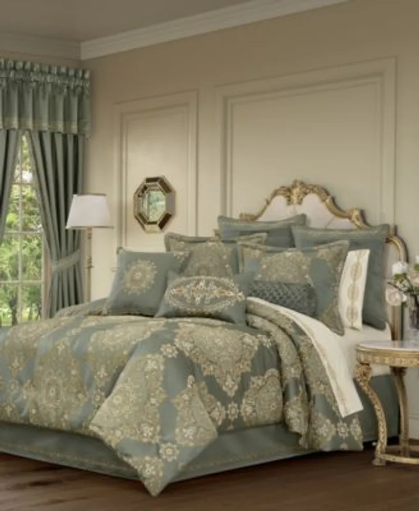 J Queen New York Soprano Comforter Sets