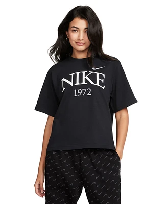 Nike Women's Sportswear Short-Sleeve Classic Logo T-Shirt