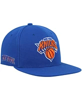 Men's Mitchell & Ness Royal New York Knicks Core Side Snapback Hat