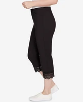 Ruby Rd. Petite Mid Rise Pull On Stretch Lace Hem Capri