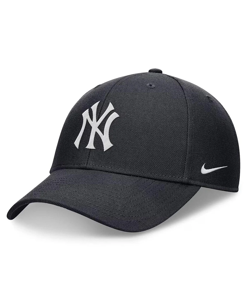 Nike Men's Navy New York Yankees Evergreen Club Performance Adjustable Hat