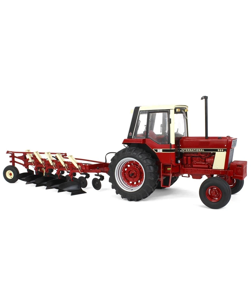 Ertl International Harvester with Cab & 720 Plow Precision Heritage Series