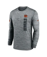 Nike Men's Cincinnati Bengals 2024 Sideline Velocity Performance Long Sleeve T-Shirt