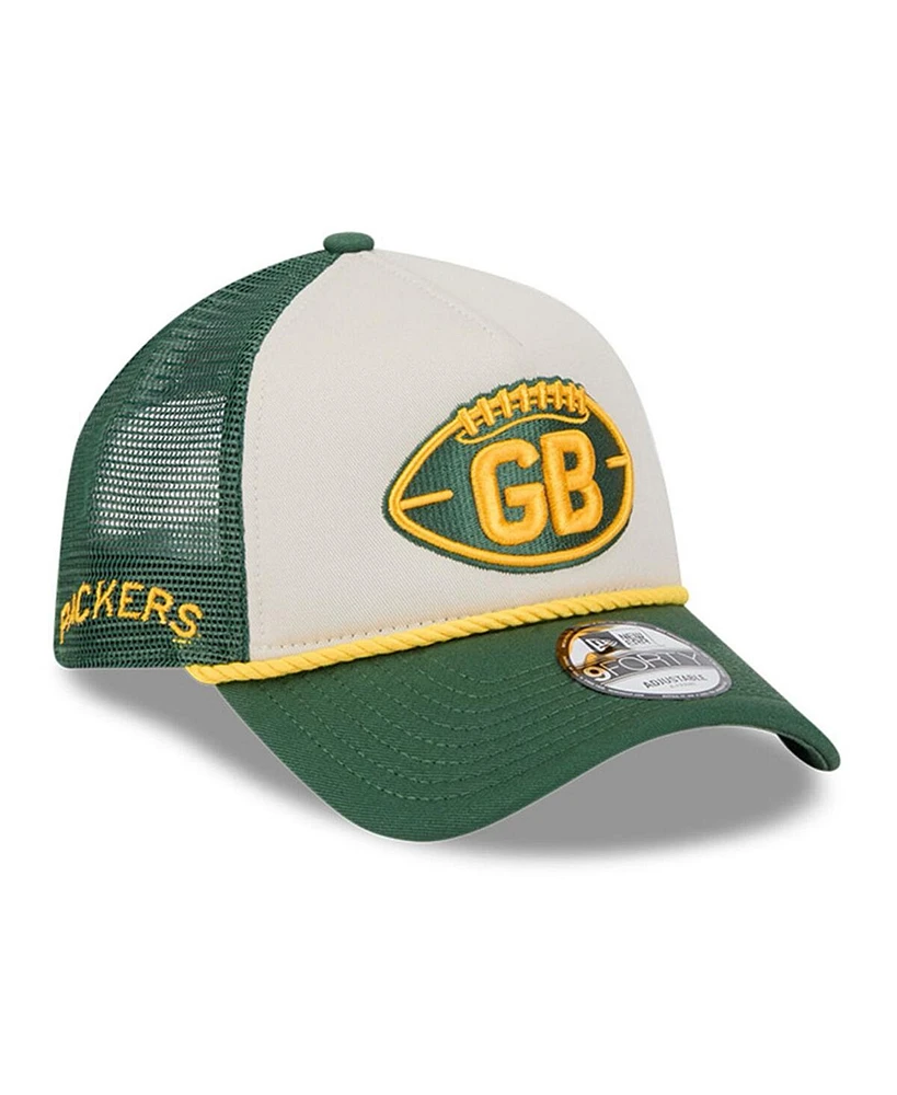 New Era Men's Stone/Green Green Bay Packers 2024 Sideline Historic 9FORTY A-Frame Trucker Adjustable Hat