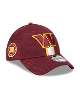 New Era Men's Burgundy Washington Commanders 2024 Sideline 39THIRTY Flex Hat