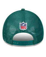 New Era Men's Stone/Green New York Jets 2024 Sideline Historic 9FORTY A-Frame Trucker Adjustable Hat