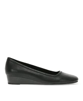 Baretraps Women's Covette Casual Flats