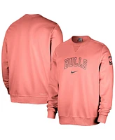 Nike Men's Red Chicago Bulls Courtside Standard Issue Performance Pullover Sweatshirt