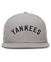 Nike Men's Gray New York Yankees Cooperstown True Performance Fitted Hat