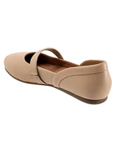 Softwalk Samara Flat