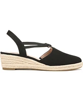 LifeStride Women's Kennedy Closed Almond Toe Wedge Espadrilles