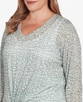 Hearts Of Palm Plus Spring Forward Printed Burnout V-Neck Top