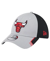 New Era Men's Gray/Black Chicago Bulls Active Trim 39THIRTY Flex Hat