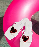 Katy Perry Women's The Camie Heart Thong Square Toe Flat Sandals