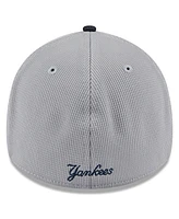 New Era Men's Gray/Navy York Yankees 2025 Batting Practice 39THIRTY Flex Hat